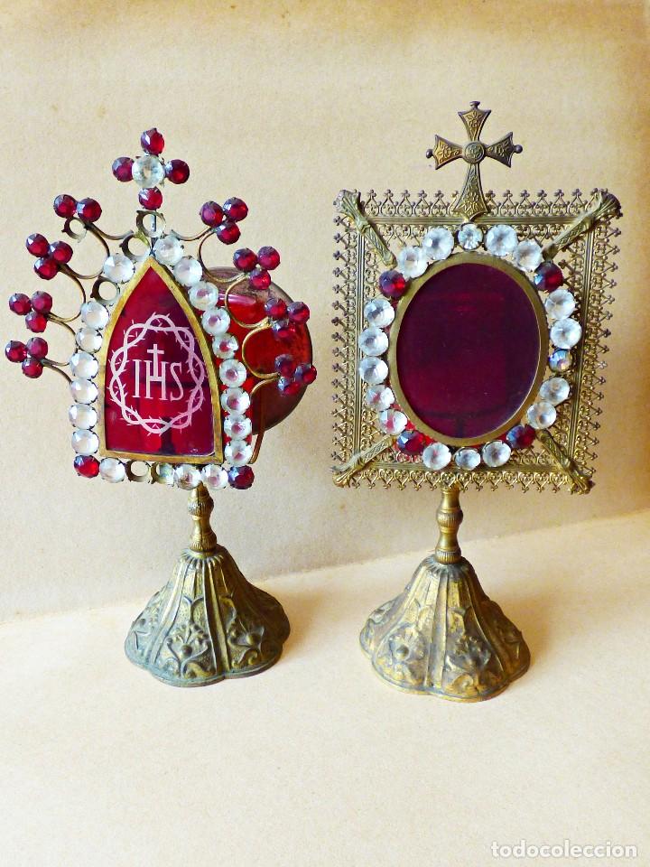Antig&uuml;edades: DOS CANDELABROS ECLESI&Aacute;STICOS A&Ntilde;OS 30-40 - Foto 1