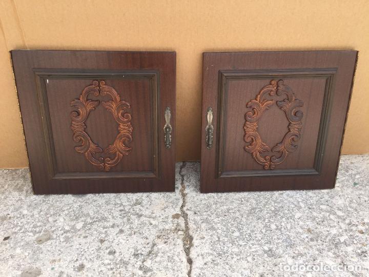 Antig&uuml;edades: PUERTA CON ADORNO - Foto 1