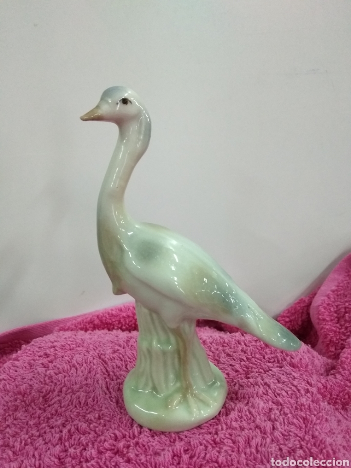 Antig&uuml;edades: Grulla de porcelana. 16 cms - Foto 1