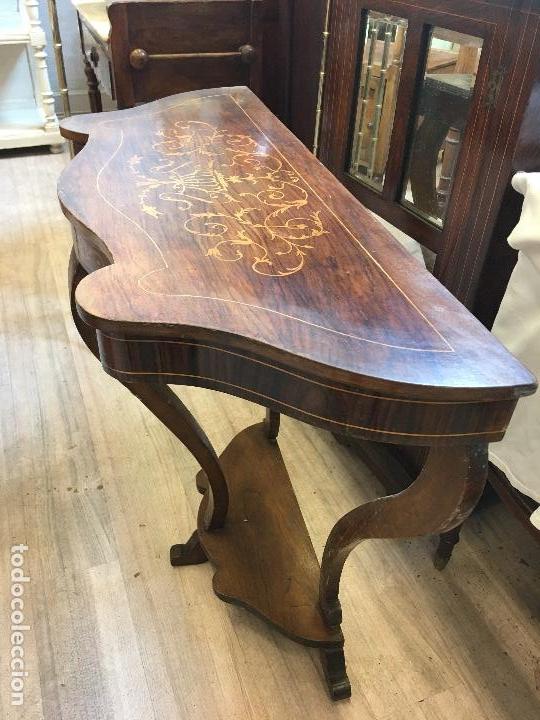 Antig&uuml;edades: Consola con chapa de caoba y marqueter&iacute;a - Foto 3