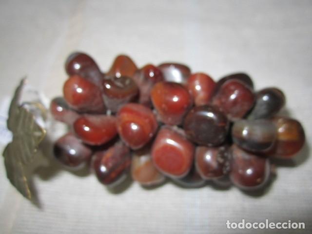 Antig&uuml;edades: Racimo de uvas de piedra, peque&ntilde;o. 8 cms. largo. - Foto 1