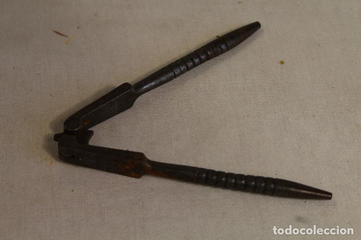 Antig&uuml;edades: cascanueces antiguo - Foto 2