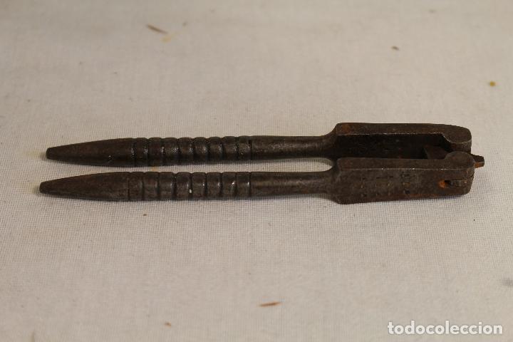 Antig&uuml;edades: cascanueces antiguo - Foto 4