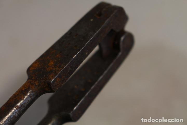 Antig&uuml;edades: cascanueces antiguo - Foto 5