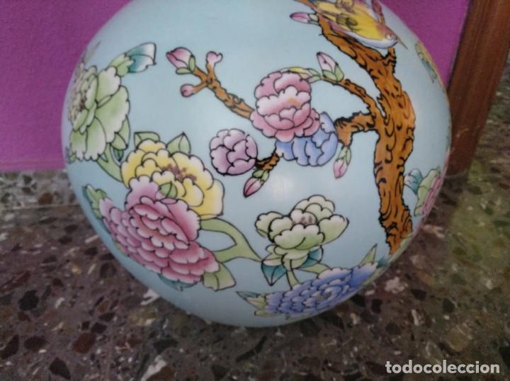 Antigüedades: extraordinario jarron de porcelana pintado mas menos 50 cm - Foto 3 - 124017043