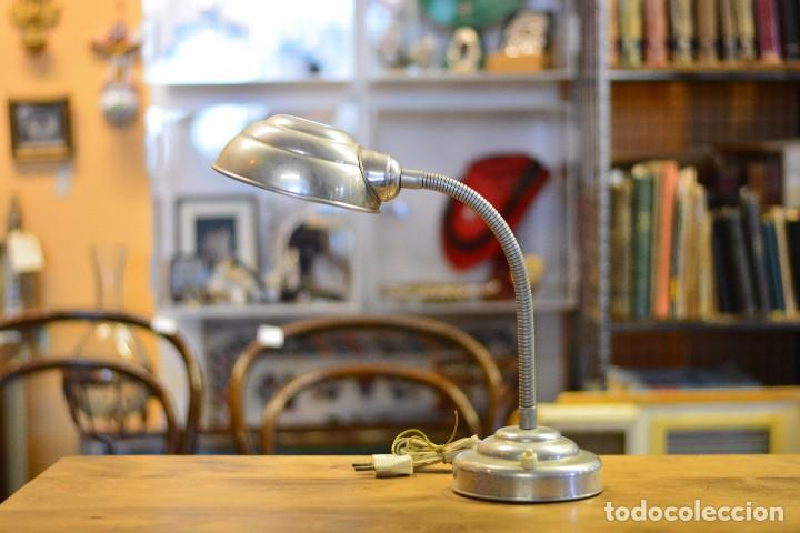 Antig&uuml;edades: Flexo vintage regulable - Foto 1