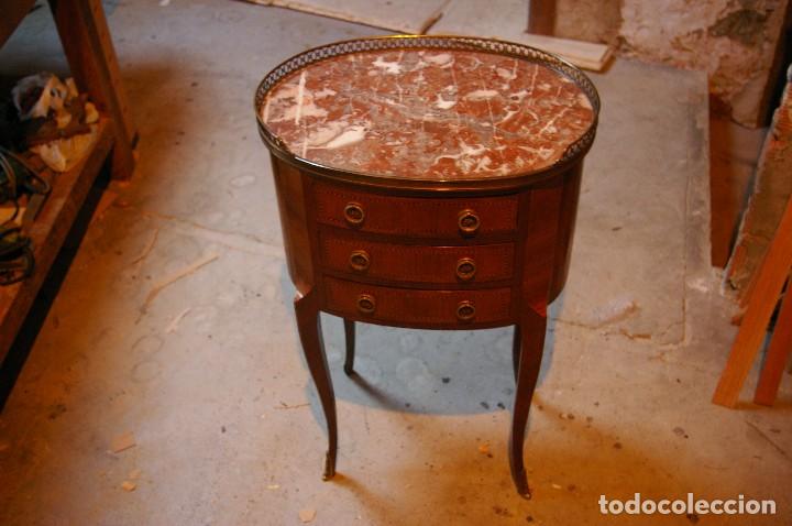 Antig&uuml;edades: mesa auxiliar con cajones y marmol. - Foto 1