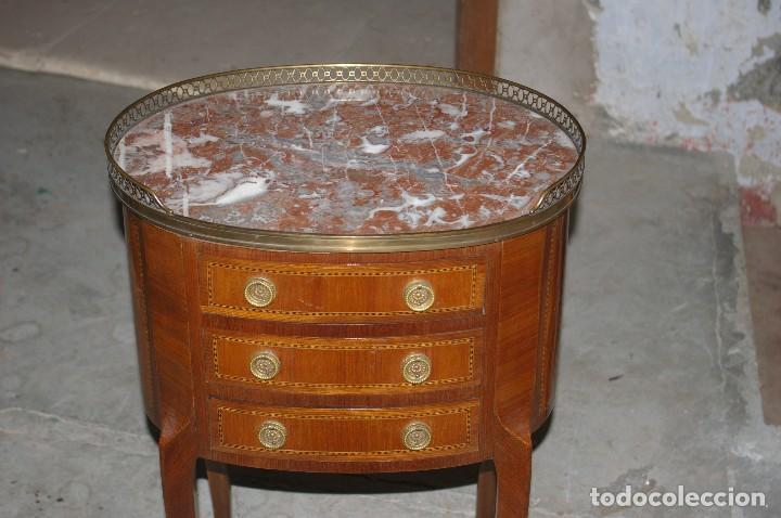 Antig&uuml;edades: mesa auxiliar con cajones y marmol. - Foto 2