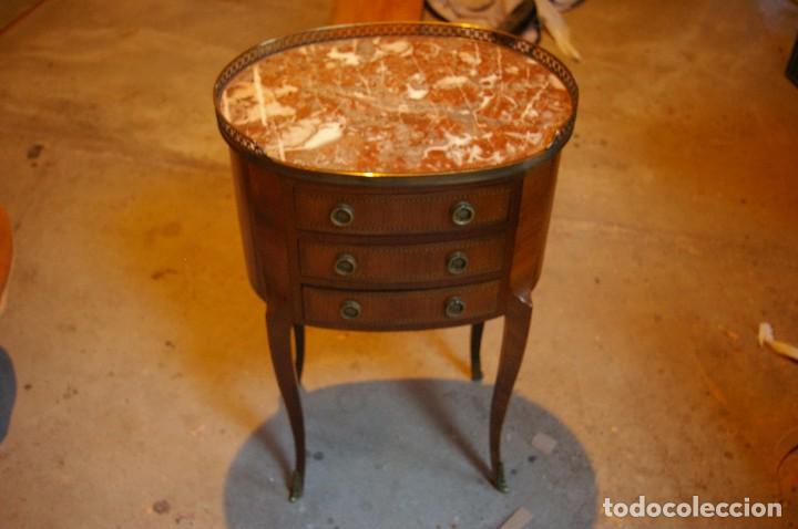Antig&uuml;edades: mesa auxiliar con cajones y marmol. - Foto 3