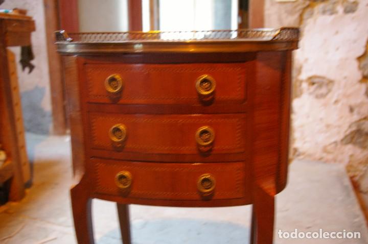 Antig&uuml;edades: mesa auxiliar con cajones y marmol. - Foto 5