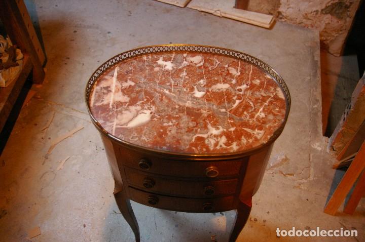 Antig&uuml;edades: mesa auxiliar con cajones y marmol. - Foto 7