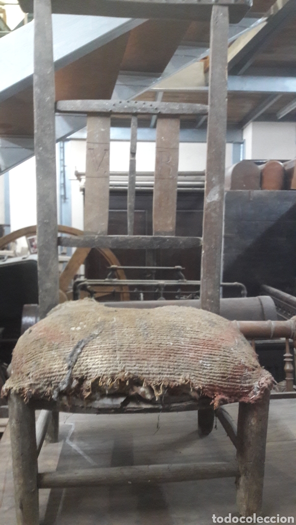 Antig&uuml;edades: Silla antigua popular de capilla - Foto 1