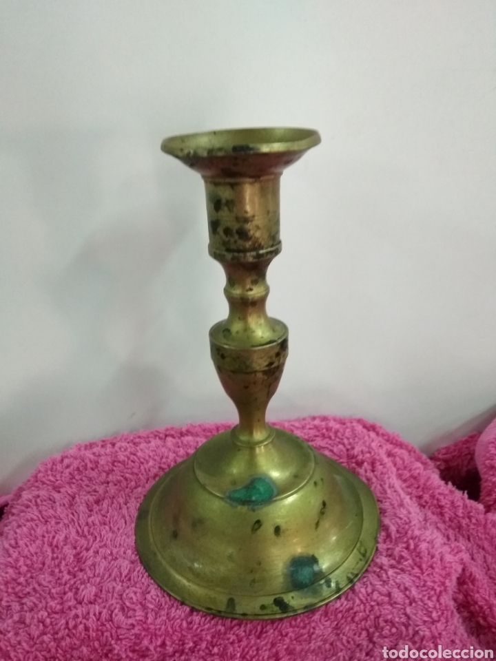 Antig&uuml;edades: Candelabro de bronce. 17 cms - Foto 2