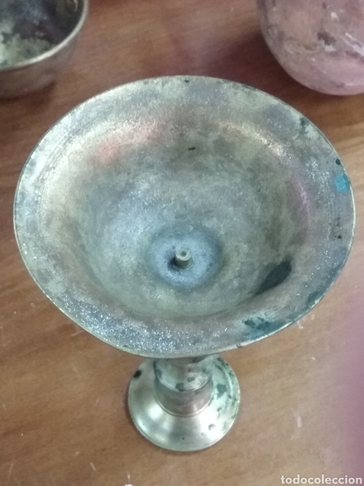 Antig&uuml;edades: Candelabro de bronce. 17 cms - Foto 3
