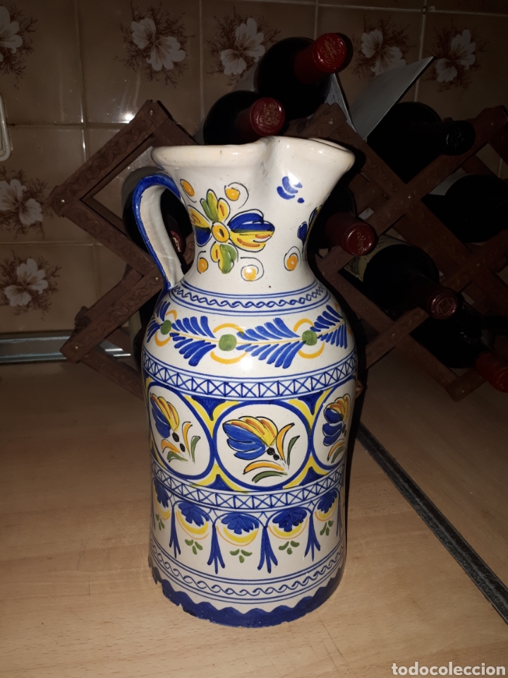 Antig&uuml;edades: Gran jarra de Talavera - Foto 1