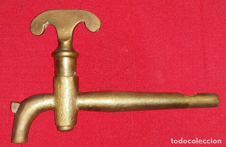 Antig&uuml;edades: GRIFO DE BOTA DE BRONCE SIGLO XIX - Foto 1