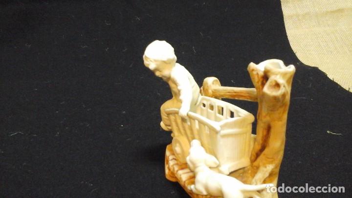 Antig&uuml;edades: Biscuit-florero de ppios siglo xx .Marcado - Foto 3