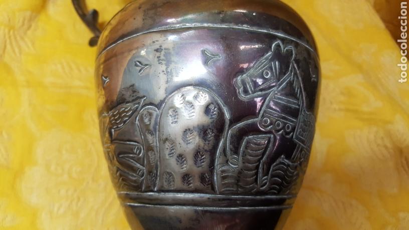 Antig&uuml;edades: JARRA PLATEADA DECORADA - Foto 11