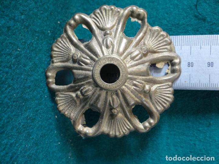 Antig&uuml;edades: ROSETA FLORON DE BRONCE DORADO PARA LAMPARA * - Foto 2
