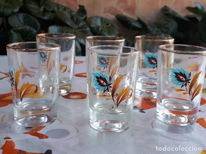 Antig&uuml;edades: antiguo juego de 6 chupitos - Foto 1