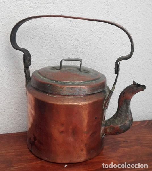 Antig&uuml;edades: ANTIGUA CAFETERA - TETERA - DE COBRE MUY GRANDE