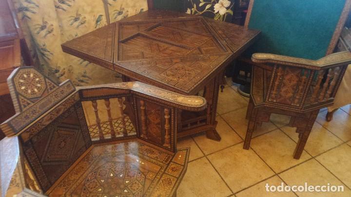 Antig&uuml;edades: mesa y dos sillas juego ajedrez - Foto 1
