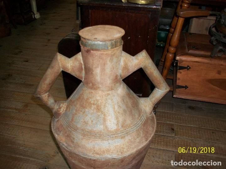 Antig&uuml;edades: ANTIGUA ACEITERA DE HOJALATA - Foto 2