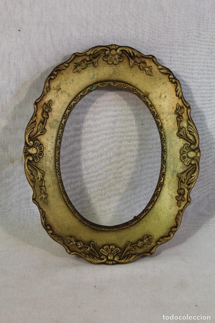 Antig&uuml;edades: marco oval de resina dorada - Foto 5