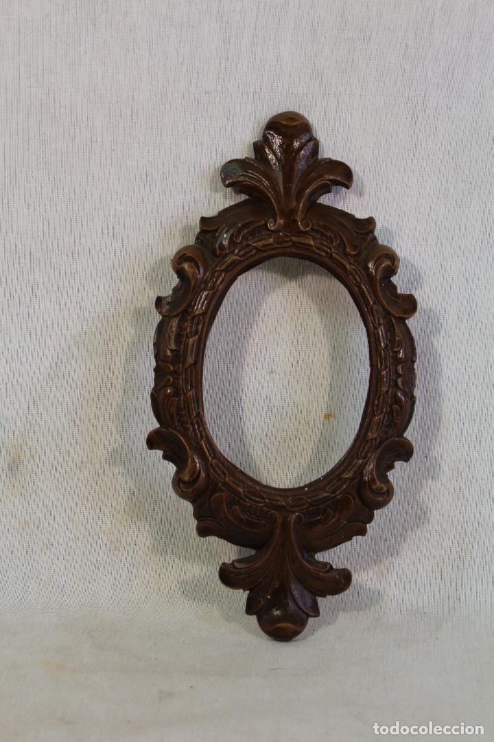 Antig&uuml;edades: marco oval en resina - Foto 1