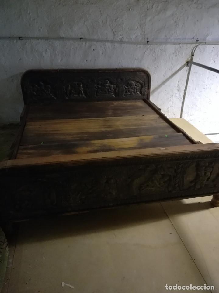 Antig&uuml;edades: CAMA INDIA DE MADERA TALLADA, FORMAS EROTICAS - Foto 1