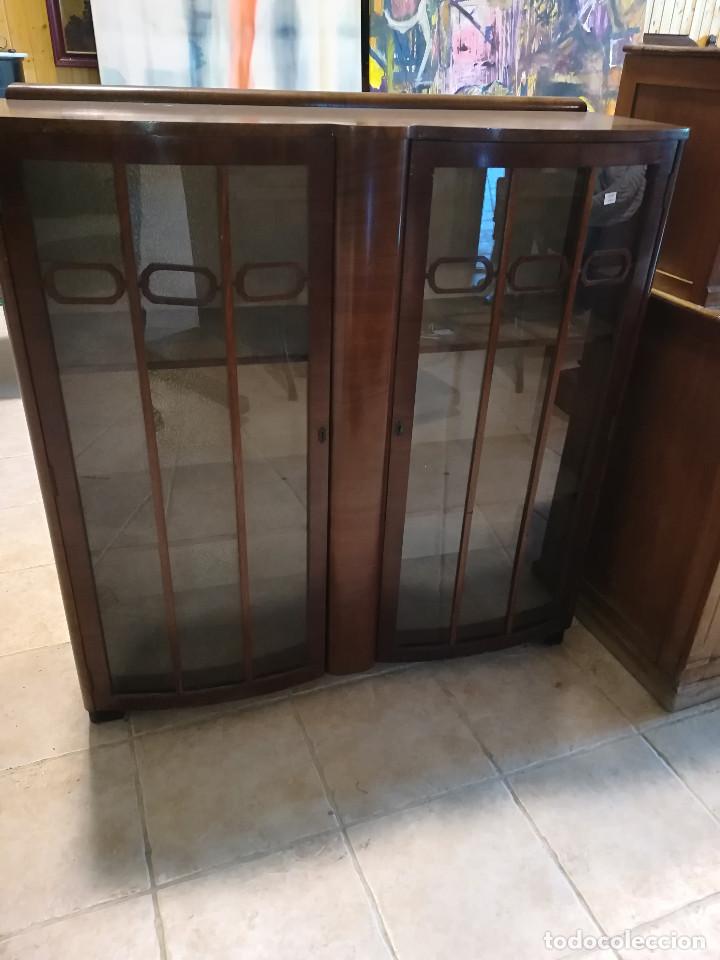 Antig&uuml;edades: VITRINA ESTILO Y EOCA ART-DECO, DOS PUERTAS ABOMBADAS - Foto 1