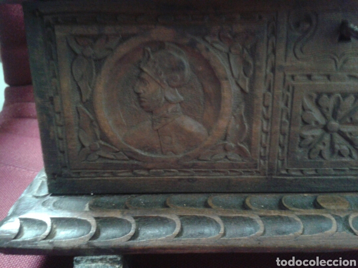 Antig&uuml;edades: ANTIGUO COFRE EN MADERA TALLADA - Foto 9