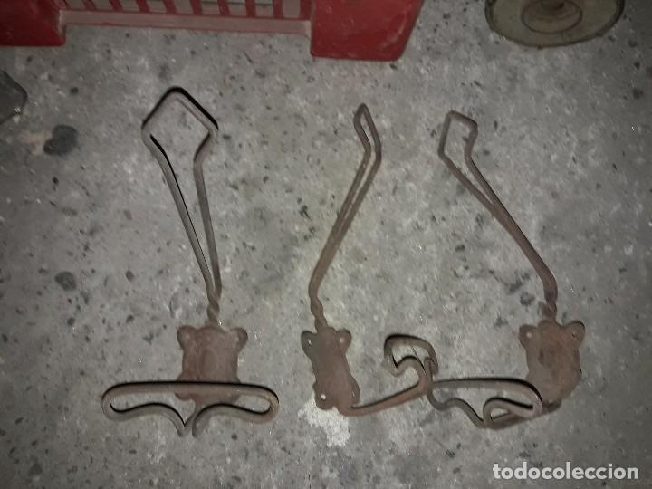 Antig&uuml;edades: 3 Perchero de forja 3 - Foto 1