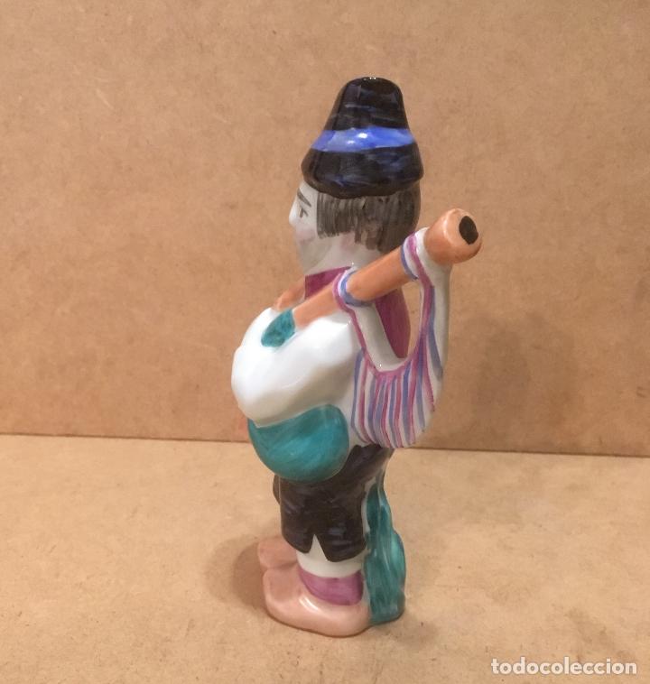 Antig&uuml;edades: Gaitero de porcelana del Castro - Foto 7