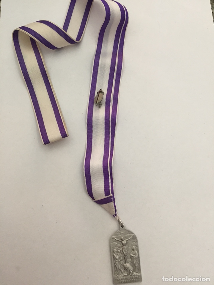 Antig&uuml;edades: Medalla con cinta Uni&oacute;n eucar&iacute;stica reparadora - Foto 1