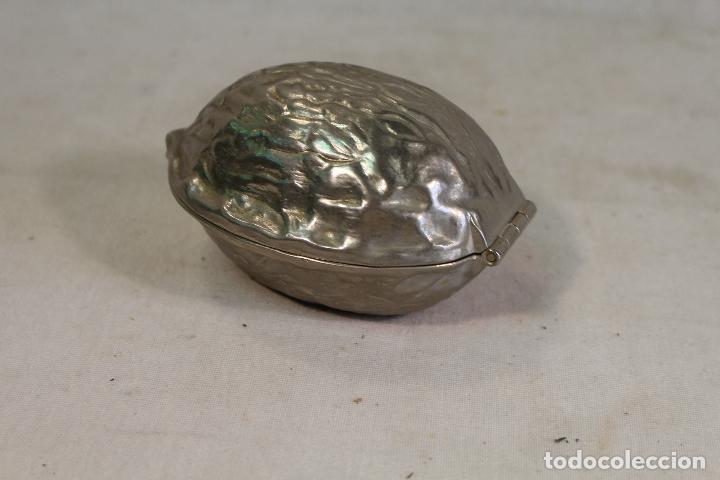 Antig&uuml;edades: cascanueces en metal - Foto 5