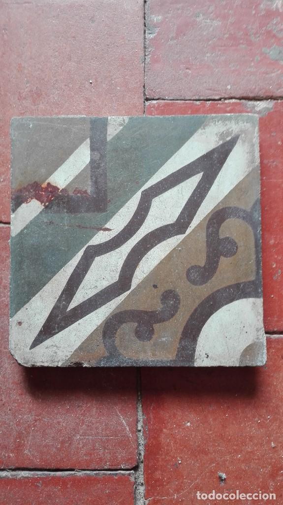 Antig&uuml;edades: Azulejo hidr&aacute;ulico. - Foto 1