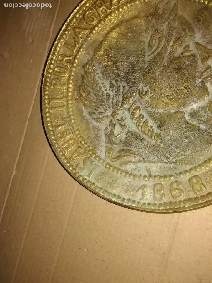 Antig&uuml;edades: Plato bronce Isabel ii 14 ctms - Foto 1