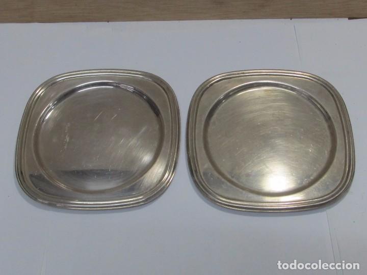 Antig&uuml;edades: 2 PLATOS DE ALPACA PLATEADA, DE MENESES - Foto 1