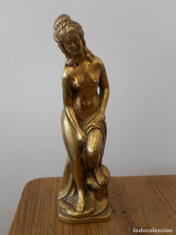 Antig&uuml;edades: Figura de mujer en bronce - Foto 1