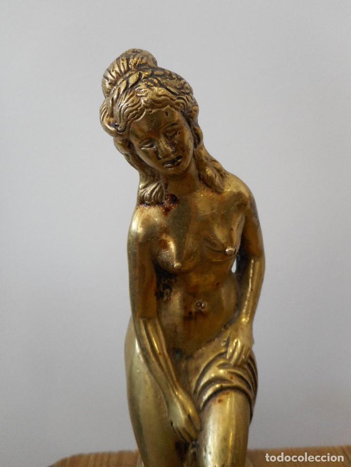 Antig&uuml;edades: Figura de mujer en bronce - Foto 2