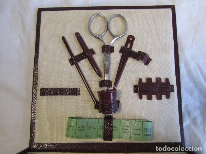 Antig&uuml;edades: Caja costurero con elementos de baquelita - Foto 5