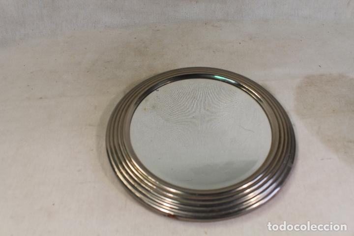 Antig&uuml;edades: espejo de mesa en metal plateado - Foto 4