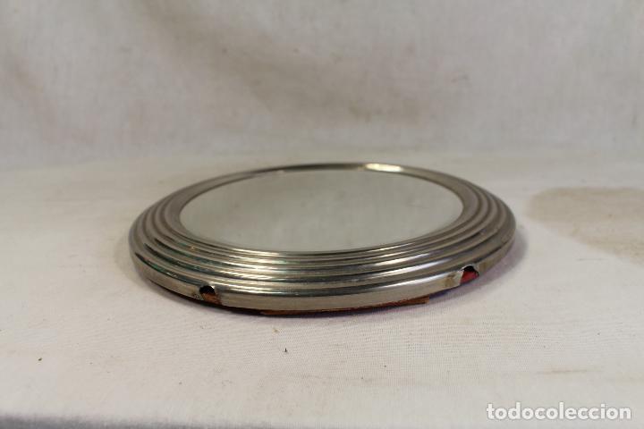 Antig&uuml;edades: espejo de mesa en metal plateado - Foto 5