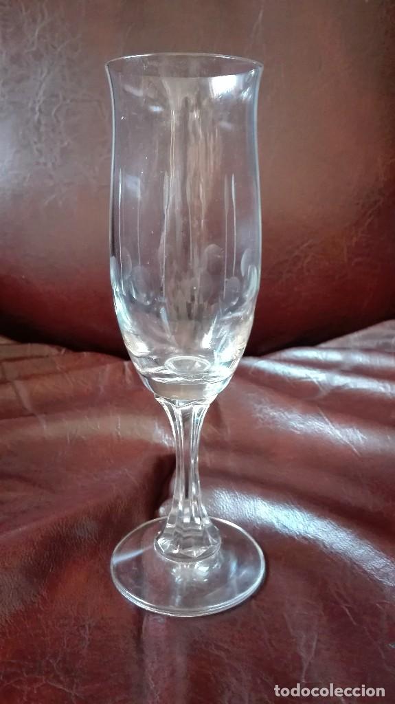 Antig&uuml;edades: Copa de cristal travajada a rueda. - Foto 1