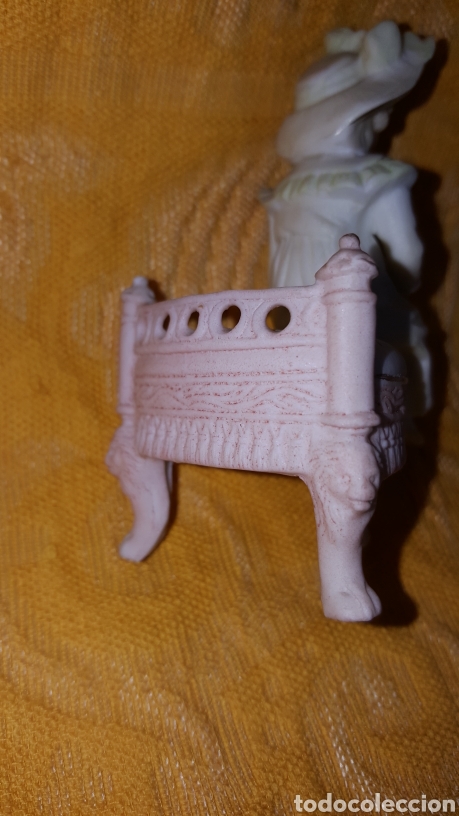Antig&uuml;edades: Figura de biscuit de ni&ntilde;a sentada - Foto 12