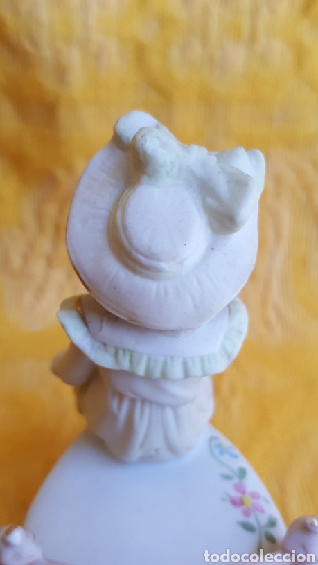Antig&uuml;edades: Figura de biscuit de ni&ntilde;a sentada - Foto 15
