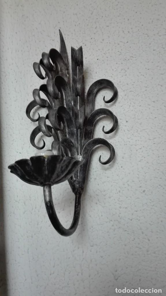 Antig&uuml;edades: Aplique de pared de hierro con hojas. - Foto 3
