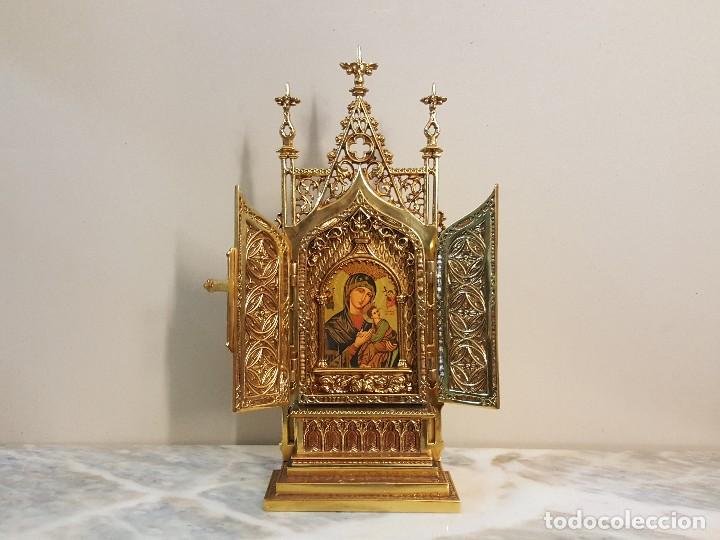 Antig&uuml;edades: Capilla de bronce con puertas e imagen religiosa - Foto 1