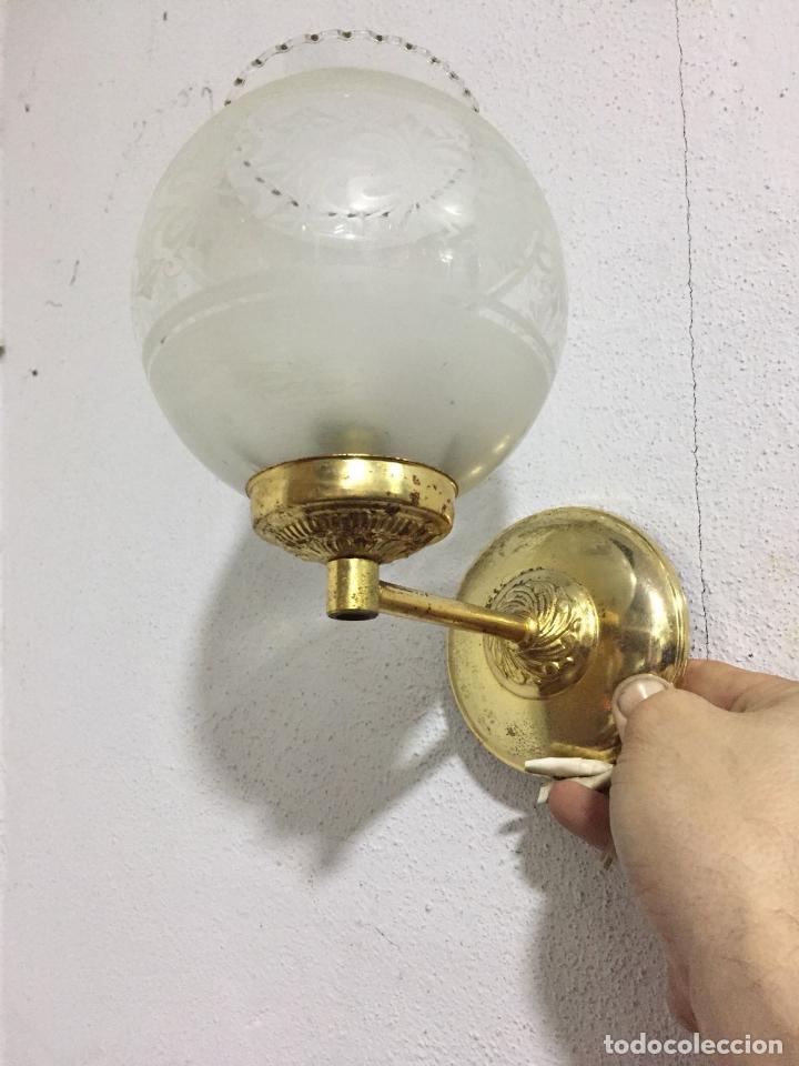 Antig&uuml;edades: APLIQUE DORADO CON TULIPA - Foto 1